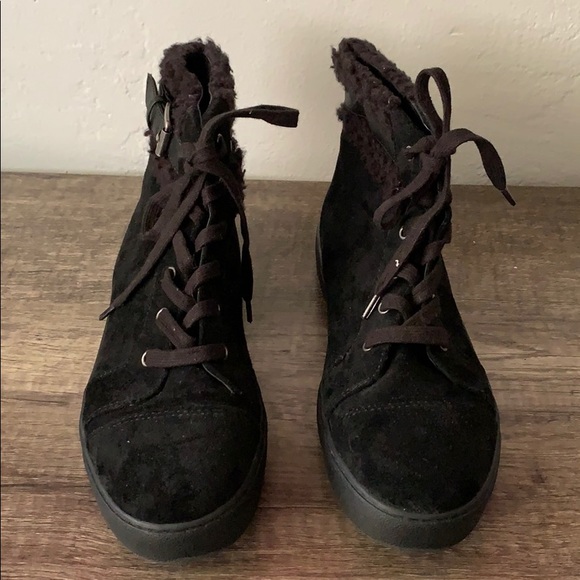 Never worn new Nine West high top sneakers - Picture 2 of 4
